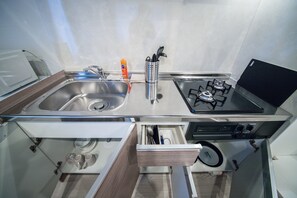 基本公寓 | 私人廚房 | 大型冰箱、微波爐、爐台、電熱水壺