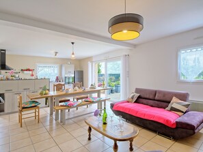 TV, fireplace - Chez Lucie by Interhome (Camlez)