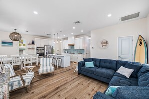 Smart TV - Fabulous Beach Home, Private Heated Pool & Spa, Close to Margaritaville & Beach! (Fort Myers Beach)