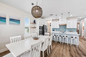 Dining - Fabulous Beach Home, Private Heated Pool & Spa, Close to Margaritaville & Beach! (Fort Myers Beach)
