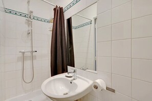Hair dryer, towels