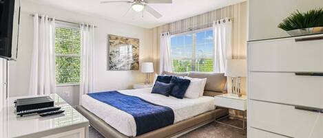 5 slaapkamers, een strijkplank/strijkijzer, reisbedje, wifi