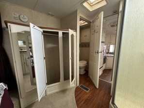 Shower, towels, toilet paper - Lefty - Minutes from Pinon Hills Golf course, San Juan Quality Waters (Farmington)