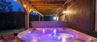 Nature Retreat: Hot Tub, Fire Pit & Hocking Hills