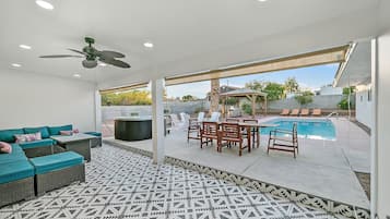 Villa | Terrace/patio