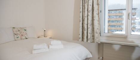 3 bedrooms, free WiFi, bed sheets