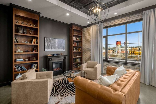 TV, fireplace, offices