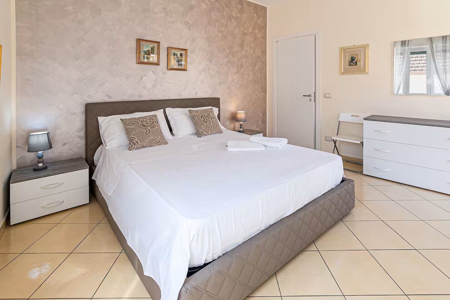 2 Schlafzimmer, Bügeleisen/Bügelbrett, Reisekinderbett, kostenloses WLAN