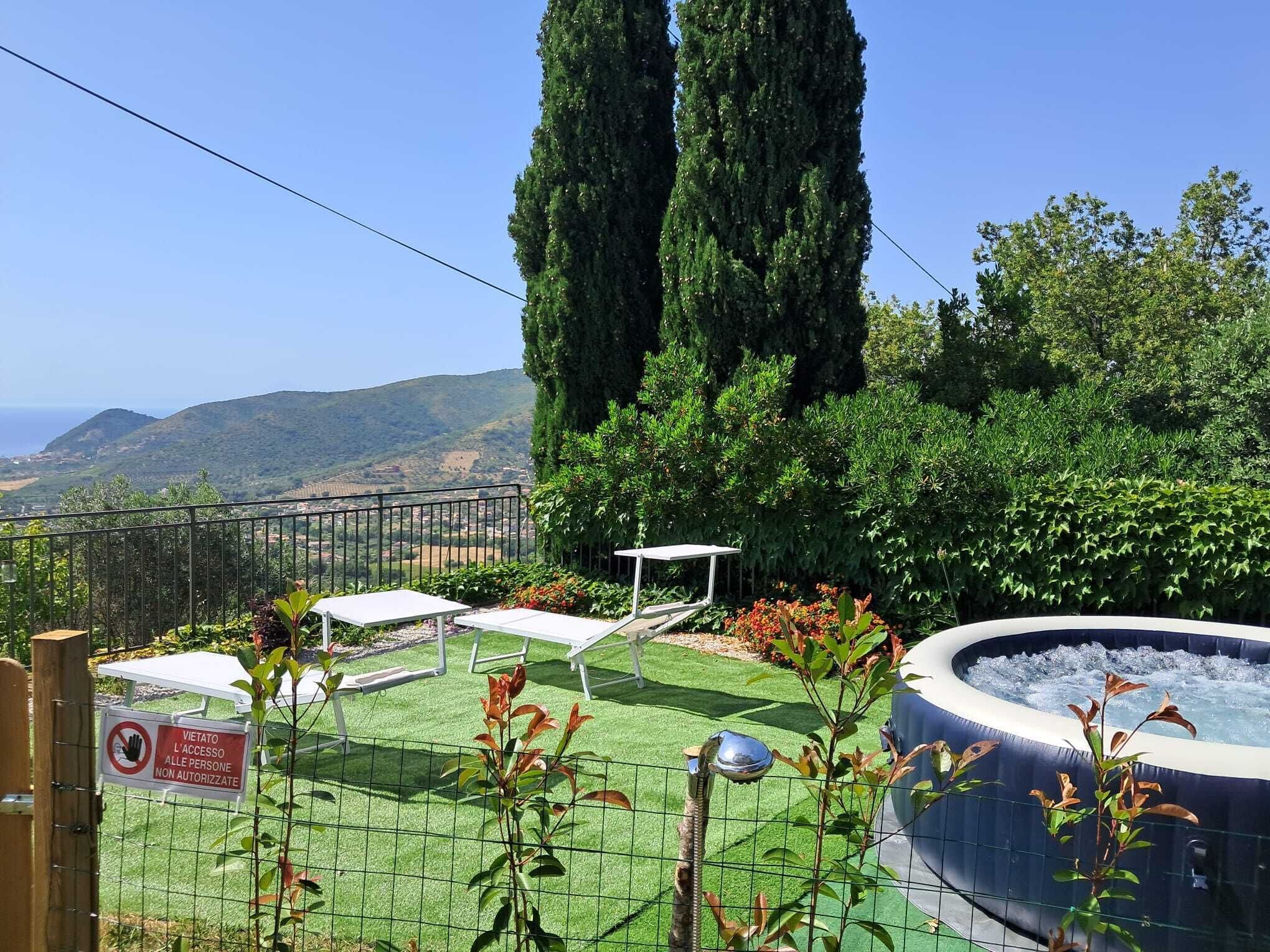 Outdoor spa tub