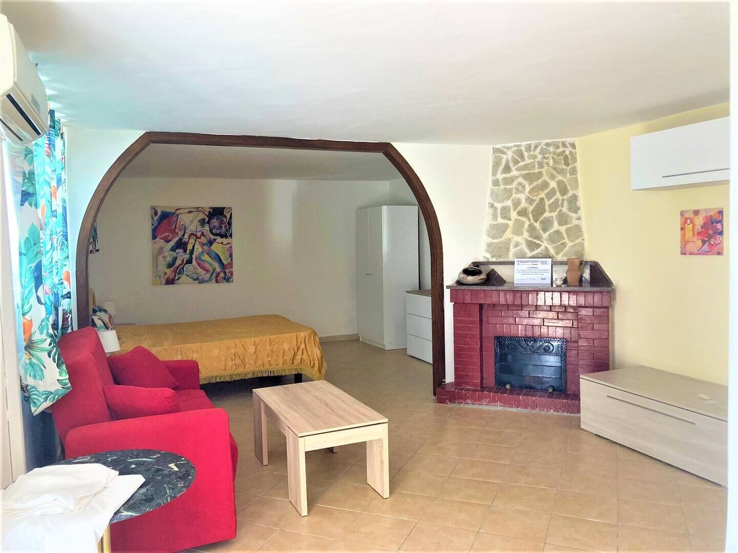 4 bedrooms, desk, iron/ironing board, travel cot