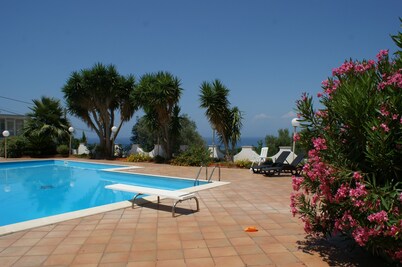 Panoramic Villa with Pool for 8 Guests in Cilento