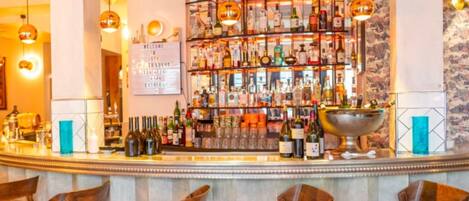 Bar (in der Unterkunft)