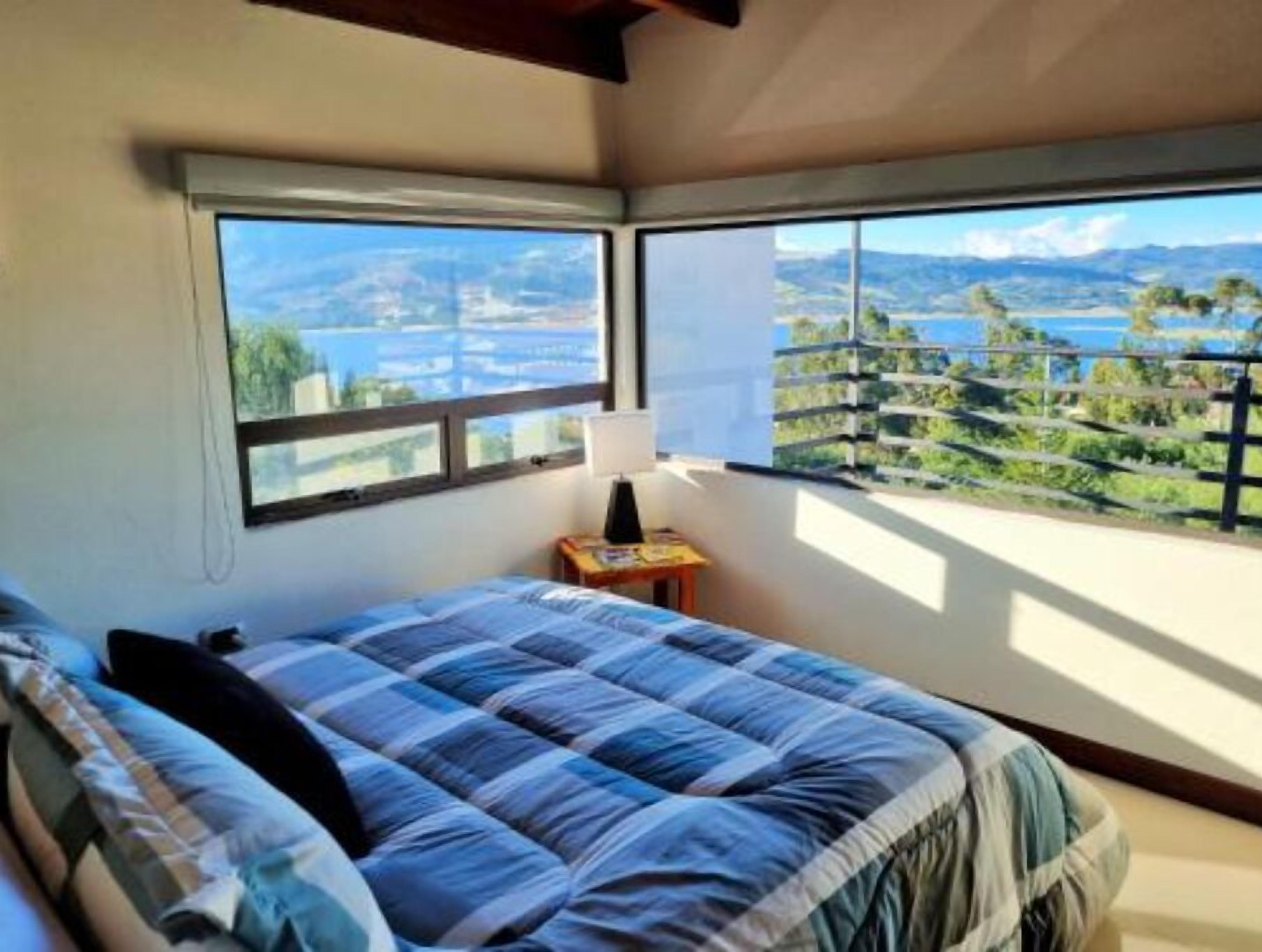 2 quartos, quartos à prova de som, Wi-Fi de cortesia, roupa de cama