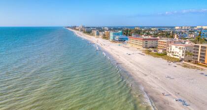 Waterfront Balcony, Great Location in the Heart of Madeira Beach with Heated Pool.