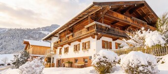 Two modern holiday flats on the farm, ski-out
