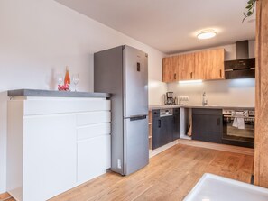 Fridge, microwave, oven, stovetop - Two modern holiday flats on the farm, ski-out (Itter)