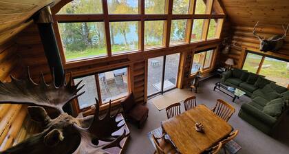 Close to Soldotna, large home on the Kenai River. Sleeps 15, 7 bedrooms, 6 bath