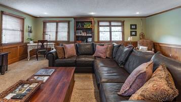 TV, fireplace, offices