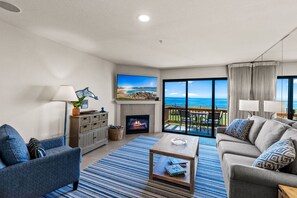 TV, fireplace, stereo - Full Ocean View-2 Decks-Heated Pool (Aptos)
