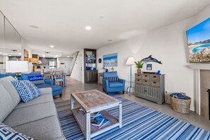 TV, fireplace, stereo - Full Ocean View-2 Decks-Heated Pool (Aptos)