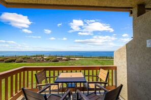 Outdoor dining - Full Ocean View-2 Decks-Heated Pool (Aptos)