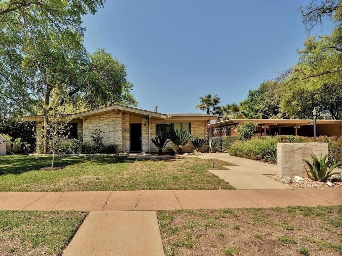 Amazing and centrally located summer oasis with a Mid-century modern feel