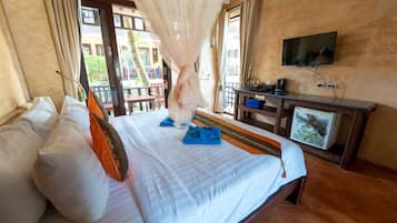Deluxe Double Room | Desk, free WiFi, bed sheets