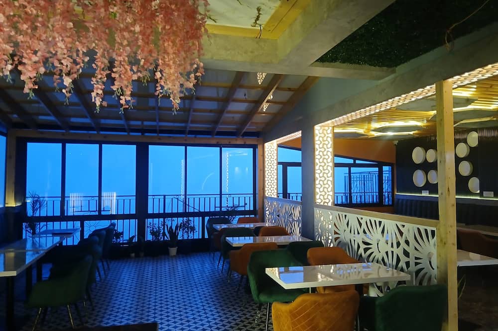 Hotel Grand Hill