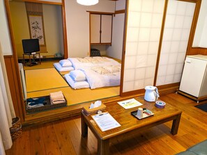 Chambre (Japanese Western Room)