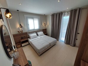 3 soverom, safe på rommet, strykejern/-brett og reiseseng for barn