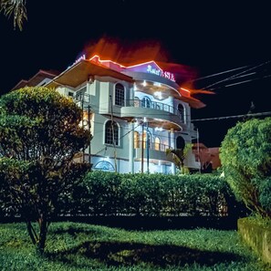 Front of property - AsiaHotel (Bukittinggi)