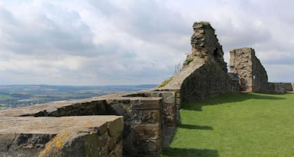 Schöne Ferienwohnung mit Terrasse in Homberg