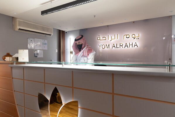 Kuumakivihierontaa, syväkudoshierontaa, klassista hierontaa