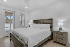 5 عدّة غرف نوم وخدمة الإنترنت وملاءات أسرّة