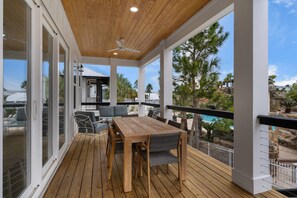 Unclassified image, 3 of 50, button