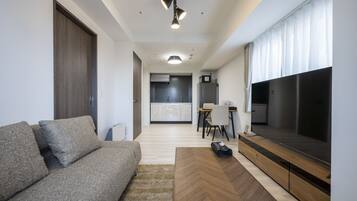 Basic Apartment | Living area