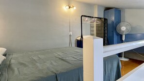 Fer et planche à repasser, accès au Wi-Fi (inclus), literie fournie