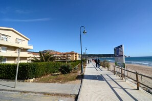 Beach nearby - ARGONAVIS 317 (Estartit)
