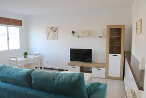 Una televisión de pantalla plana