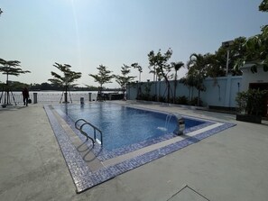 Outdoor pool - Kanitha Boutique (Kampot)