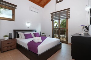 3 bedrooms, iron/ironing board, internet, bed sheets - Villa Lara - 3bed Bangalow with Large Pool (Ayia Napa)