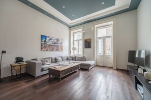 Exklusiv lägenhet | 2 sovrum, sängtillbehör av högsta kvalitet och skrivbord