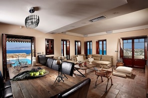 Smart TV, fireplace, stereo, printers - Tower Resort 14 pax Naxos island - The luxury of touching the Aegean Sunset
(Naxos)