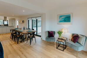 Dining - Number 8  -  a house  that sleeps 8 guests  in 4 bedrooms (Croyde)