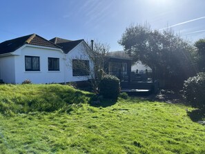 Exterior - Number 8  -  a house  that sleeps 8 guests  in 4 bedrooms (Croyde)