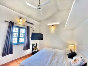 Signature Room | Free WiFi, bed sheets - U.R.D.Ki You are the key Hostels (Anjuna)