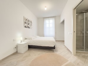 2 bedrooms, iron/ironing board, free WiFi