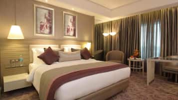 1 bedroom, premium bedding, Select Comfort beds, desk