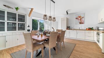 Kühlschrank, Ofen, Herdplatte, Geschirrspüler