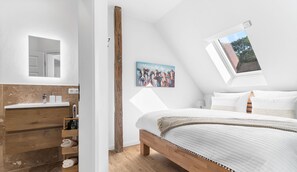 2 bedrooms, desk, iron/ironing board, travel cot - Flunder- Moderne Ferienwohnung auf 94 m² mit Balkon und Strandkorb (Hedwigenkoog)